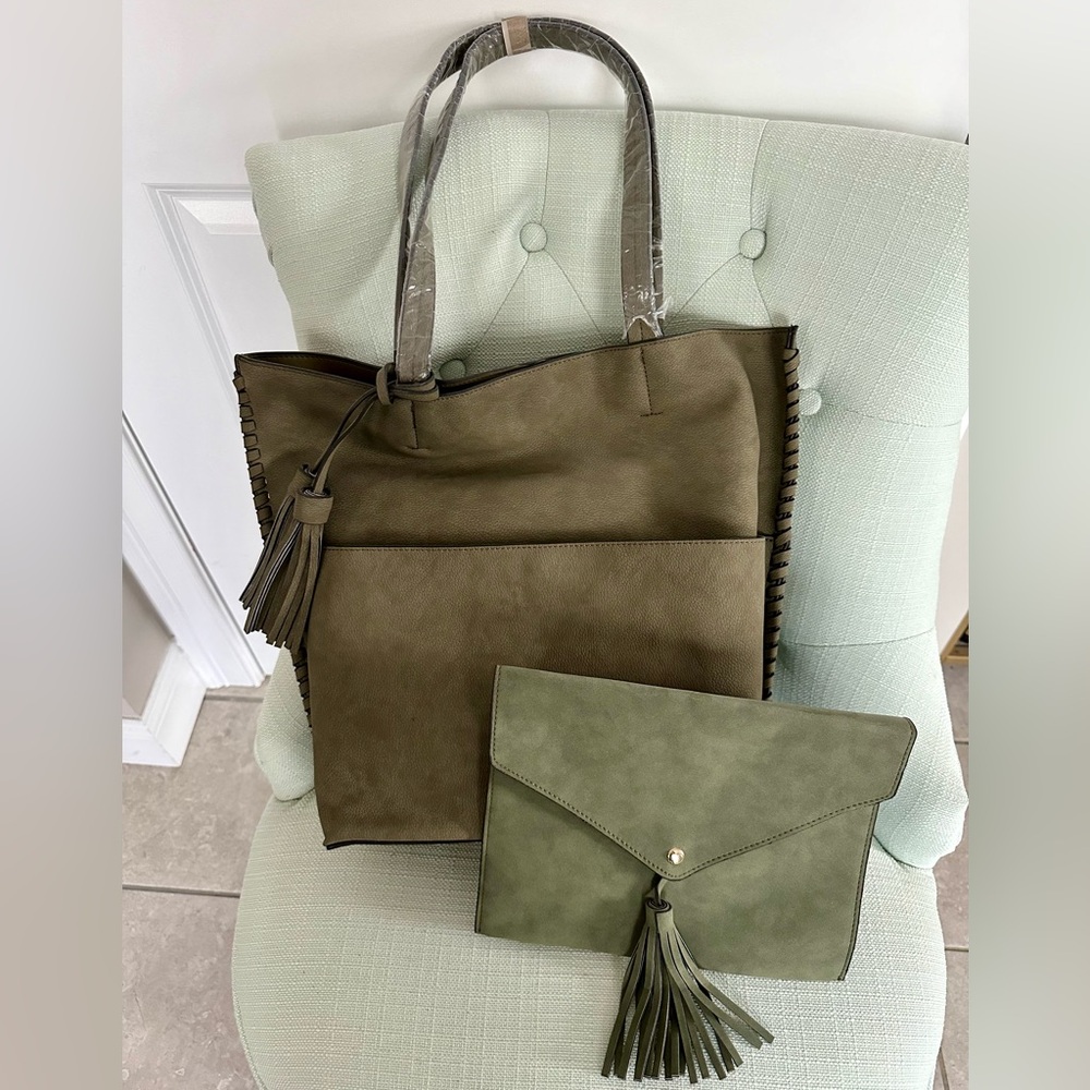 [NEW UNUSED] METALLIC SKY Faux Leather Tassel Tote with Faux Suede Clutch, Green